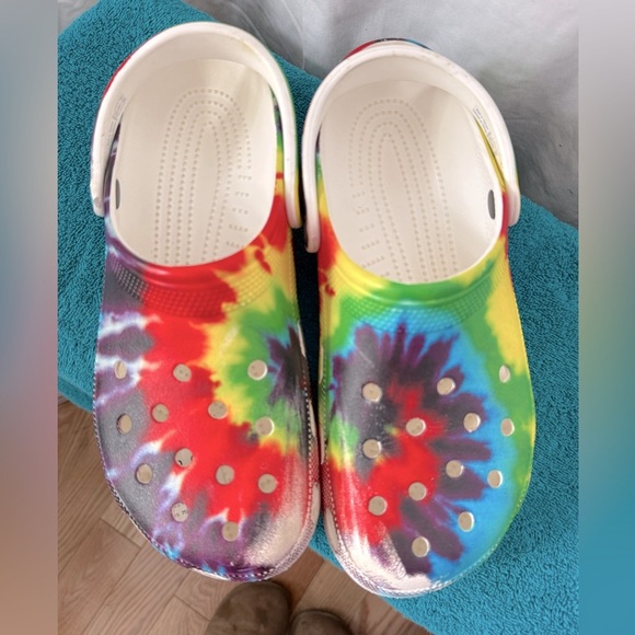 Crocs Classic Clog Tie Dye Rainbow Men's Sz 10 Womens Sz 12 - Picture 1 of 8